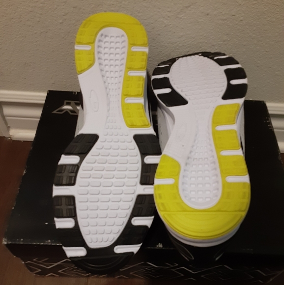 Champion - Picture 5 of 5